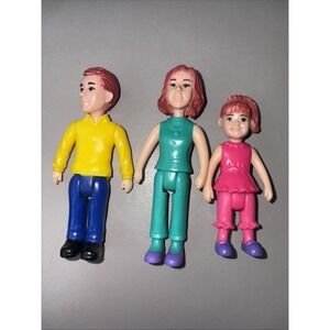 Kid Connection Dollhouse Figures Mom And Dad And Daughter Sweet Treat Size